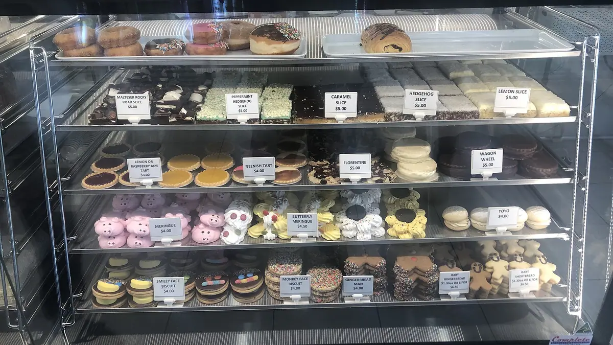 Crumms Bakery – bakery in Carshalton, London